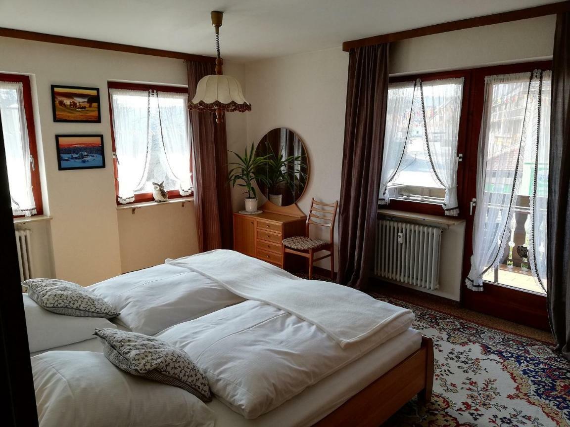 Rötenbach Hotel-Pension Zum Bierhaus מראה חיצוני תמונה